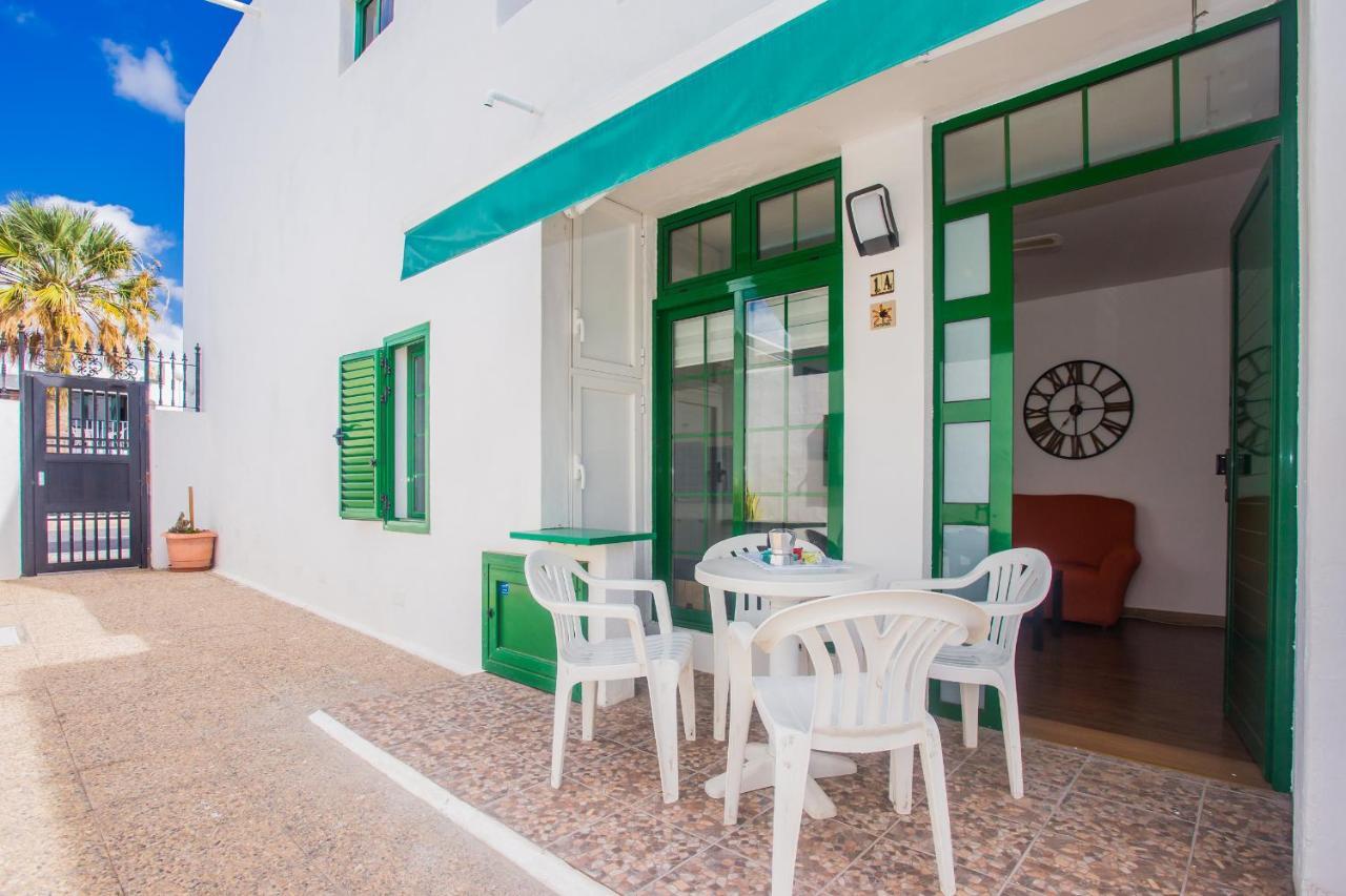 Apartamentos Haria En Puerto Del Carmen Tias Luaran gambar