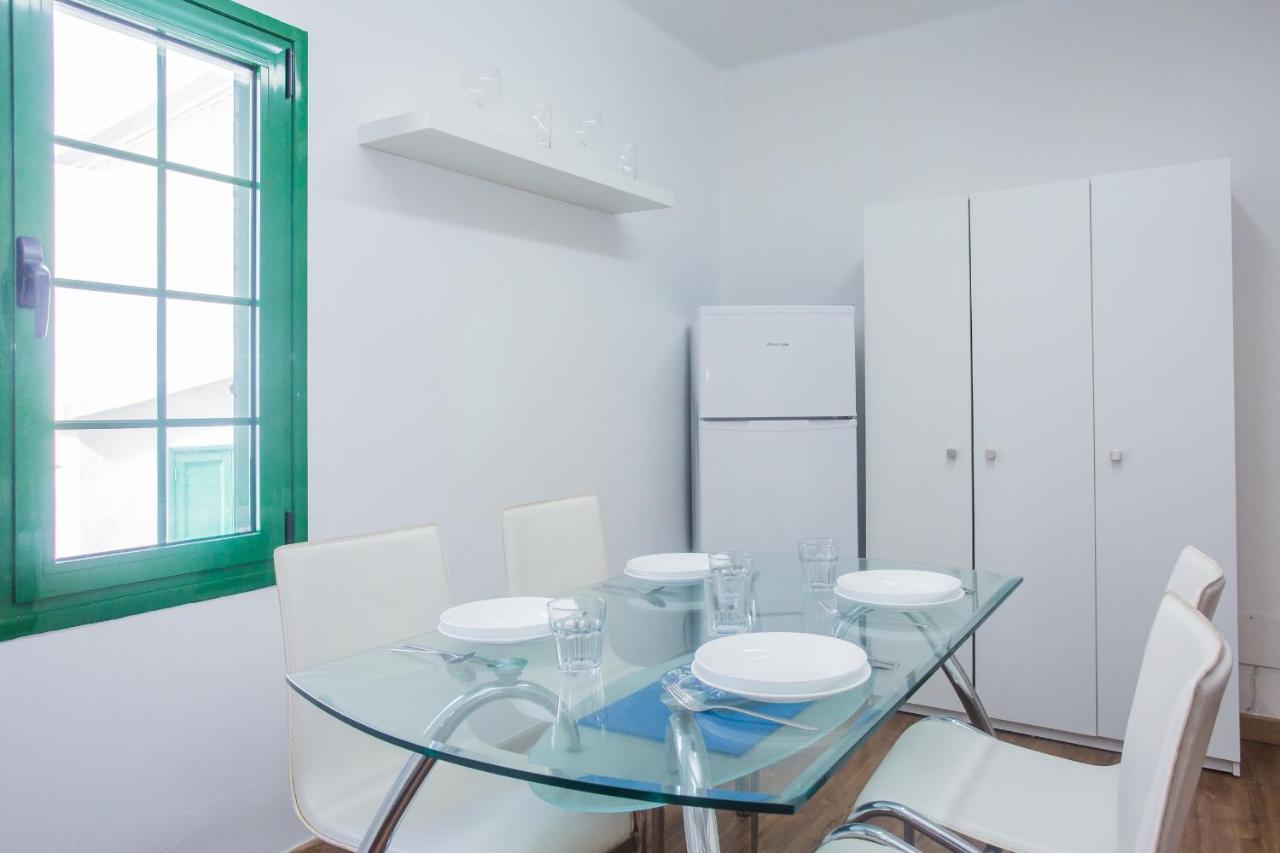 Apartamentos Haria En Puerto Del Carmen Tias Luaran gambar