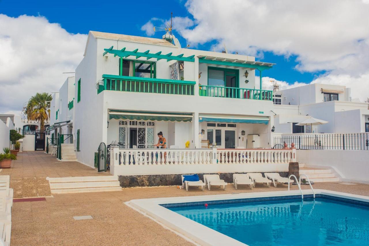 Apartamentos Haria En Puerto Del Carmen Tias Luaran gambar
