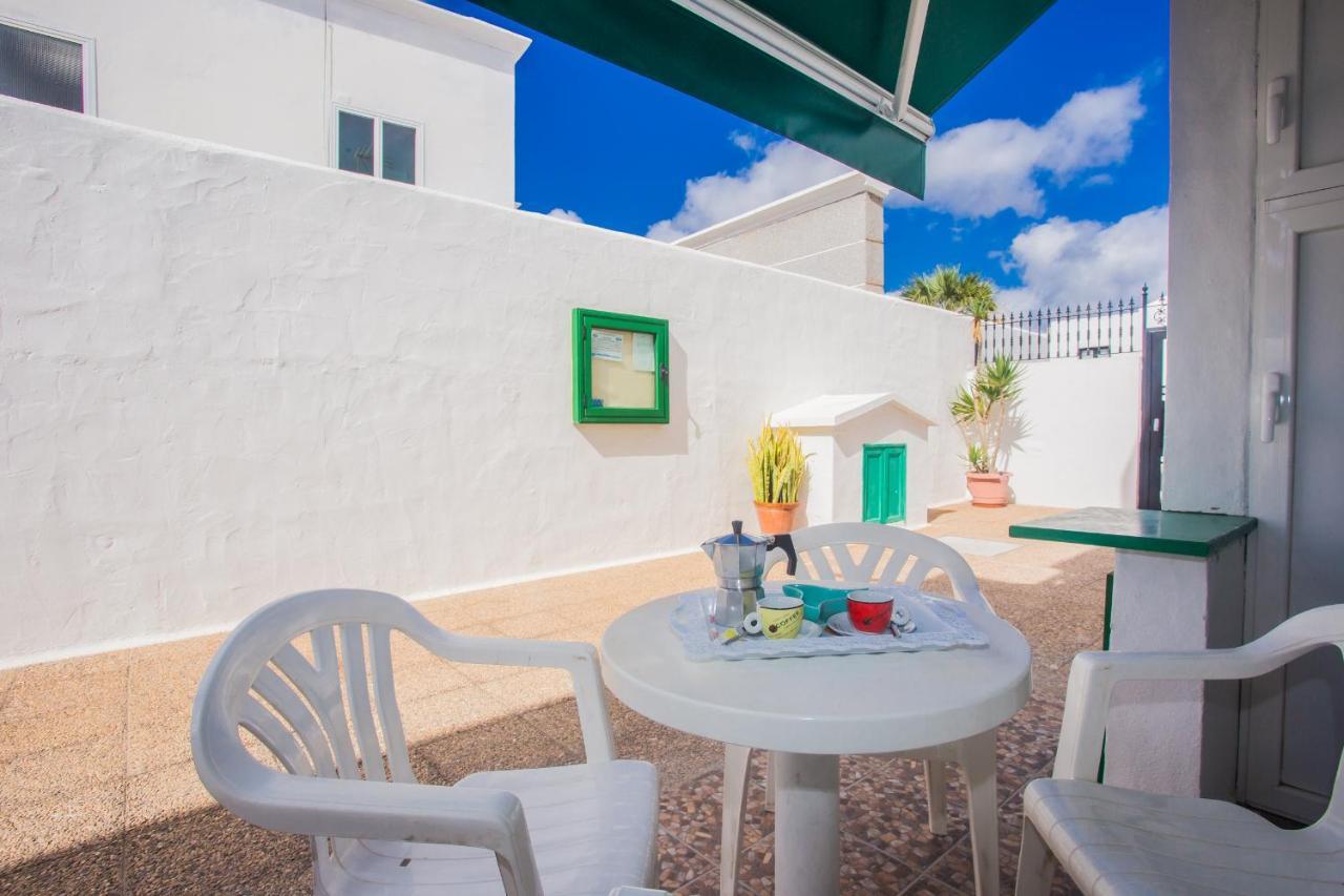Apartamentos Haria En Puerto Del Carmen Tias Luaran gambar